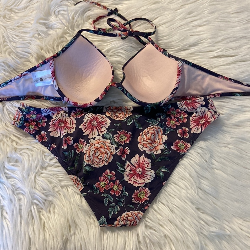 Shade & Shore two pieces swimsuit top is 36B and it’s push up and bottoms is L - Picture 3 of 12